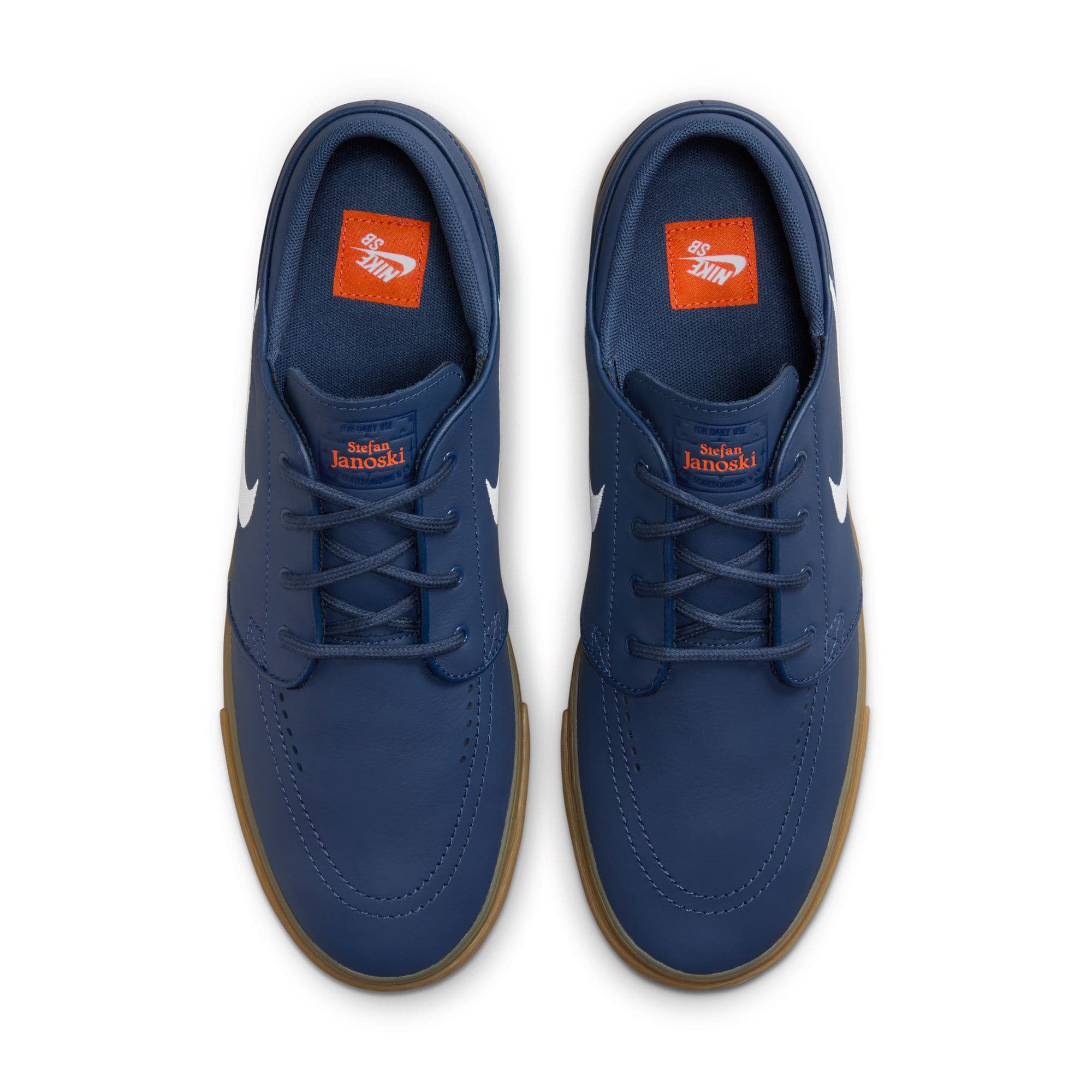 https://admin.plaze-shop.de/wp-content/uploads/2024/02/FJ1675-400_NikeSB_Janoski-OG_navy-gum_plaze-skateshop_5.jpg