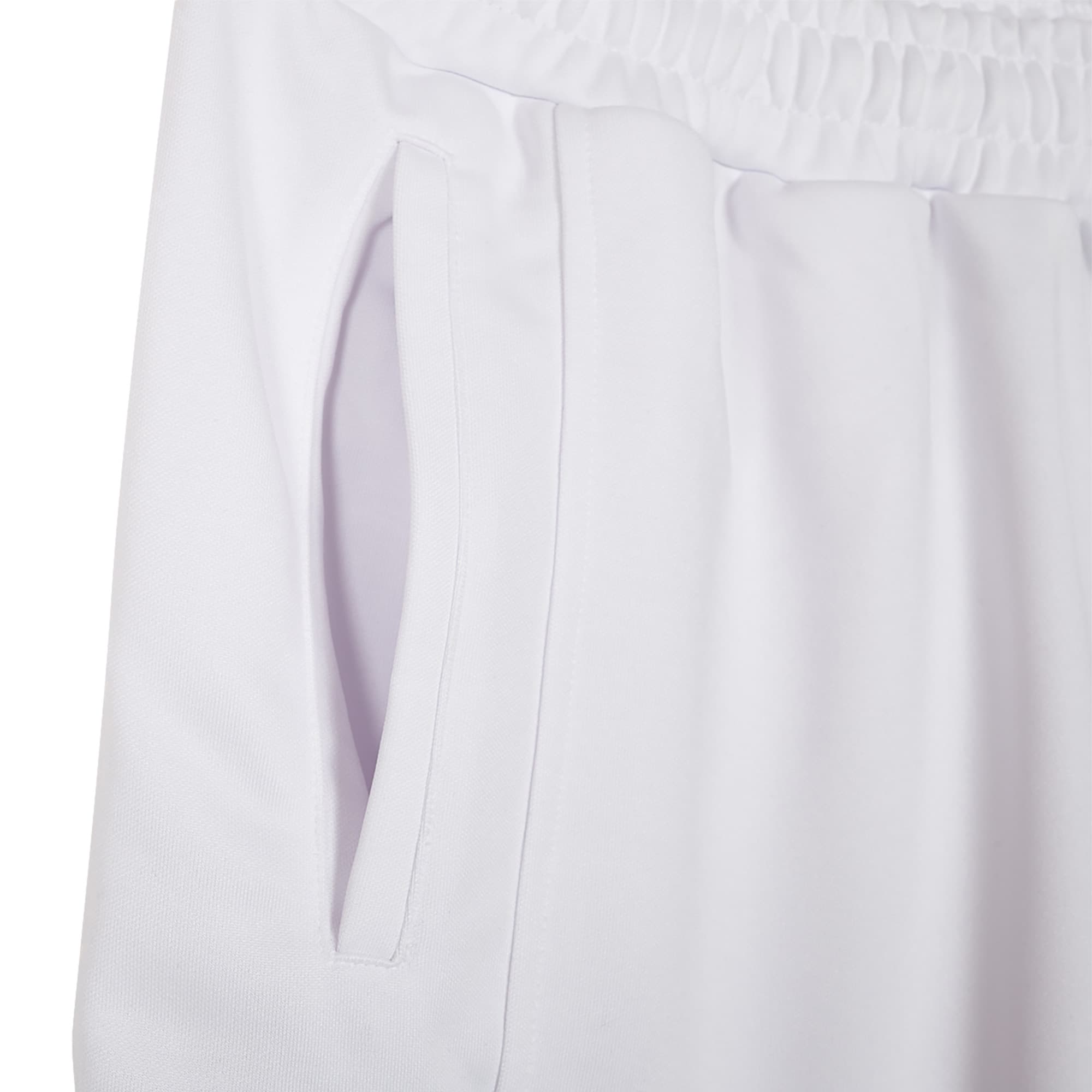 https://admin.plaze-shop.de/wp-content/uploads/2024/02/Helas_Prince-Short_off-white_plaze-skateshop_3.jpg