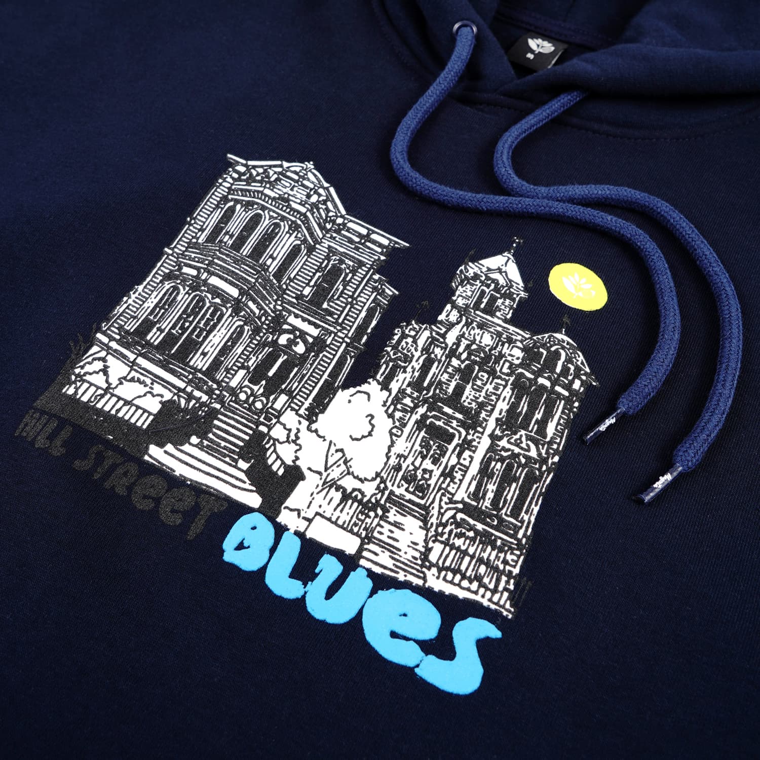 https://admin.plaze-shop.de/wp-content/uploads/2024/03/Magenta_Hill_Street_Blues_Hoodie_Navy_plaze-shop_1-2.jpg