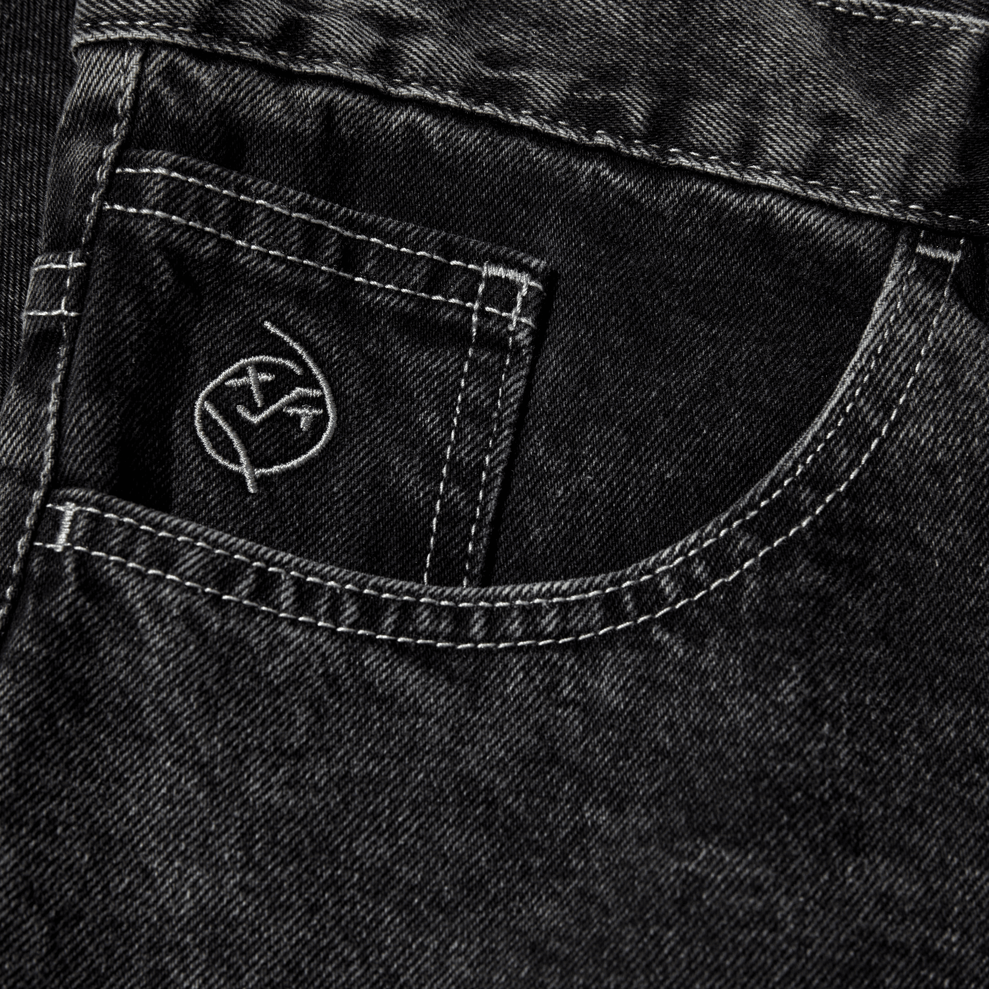 https://admin.plaze-shop.de/wp-content/uploads/2024/03/Polar_Skate_Co_Big_Boy_Short_Silver_Black_plaze-shop_1-4.png
