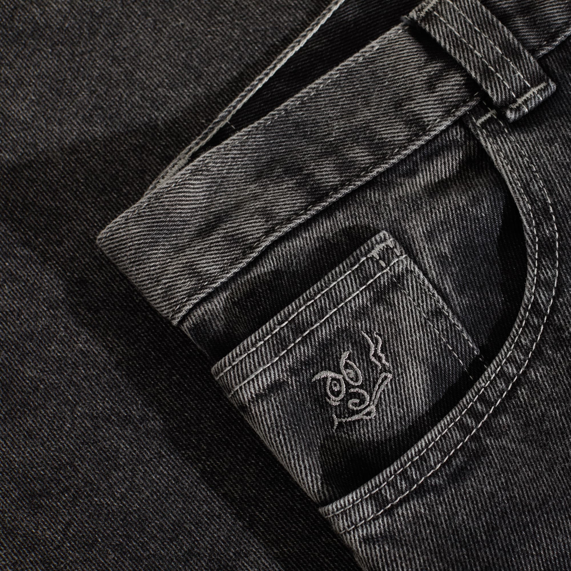 https://admin.plaze-shop.de/wp-content/uploads/2024/03/polar_skate_co_92_silver_black_plaze-skateshop-3.jpg