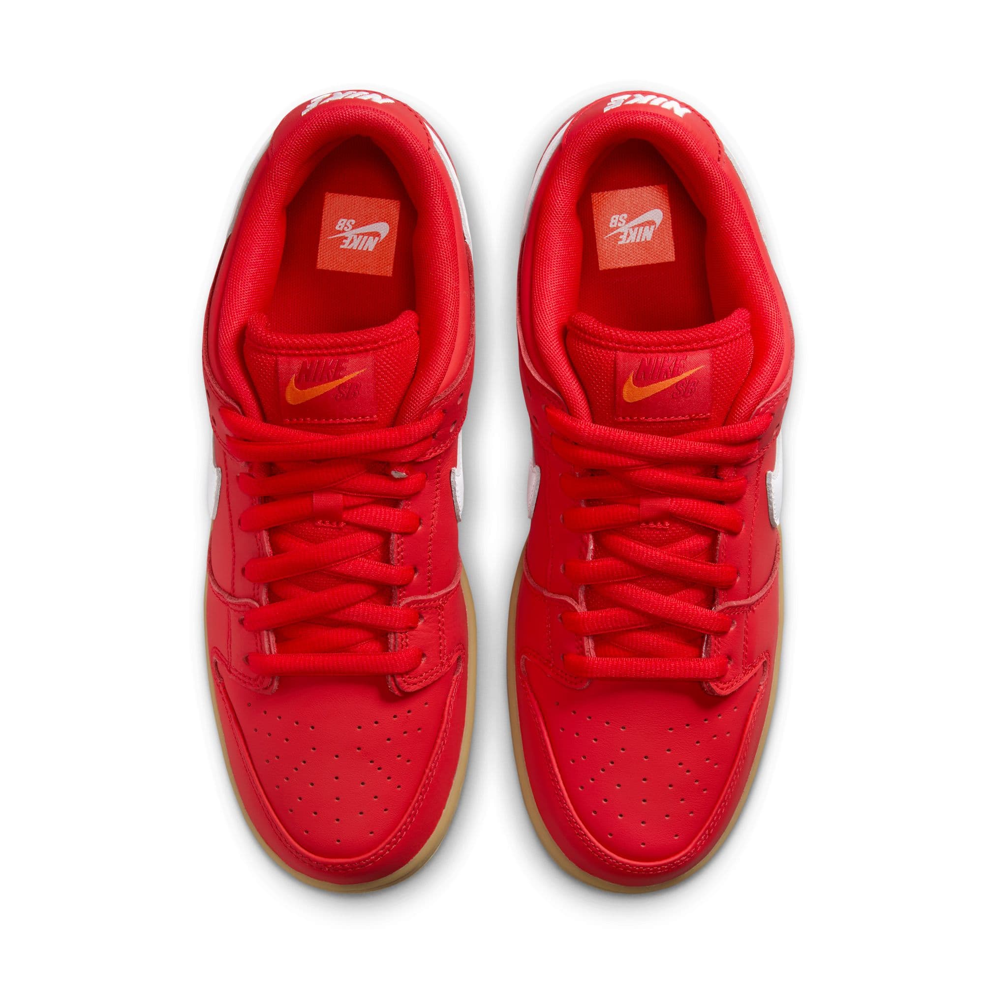 https://admin.plaze-shop.de/wp-content/uploads/2024/05/NikeSB_Dunk_Low_Pro_FJ1674_600_plaze-shop_01-4.jpeg