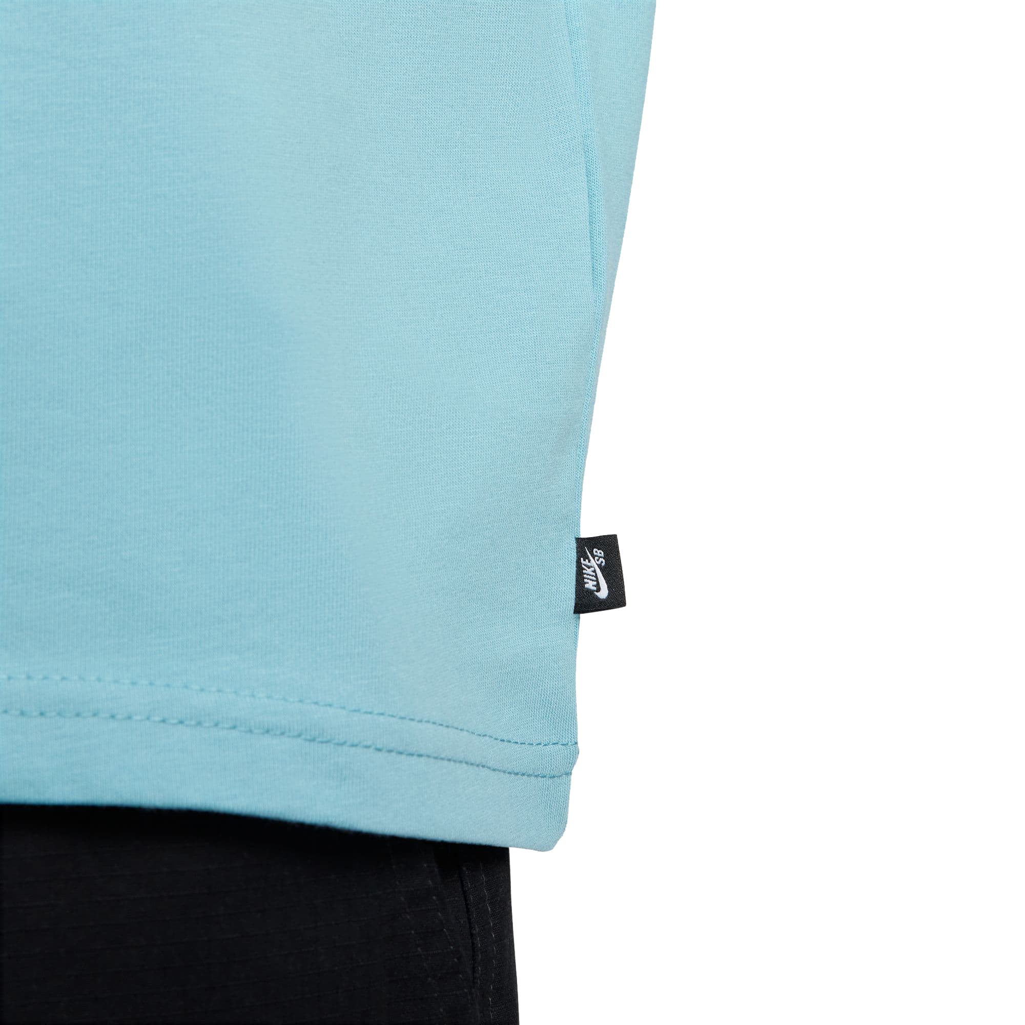 https://admin.plaze-shop.de/wp-content/uploads/2024/07/CV7539-464_NikeSB_LogoTee_turquoise-pink_plazeskateshop_4.jpg