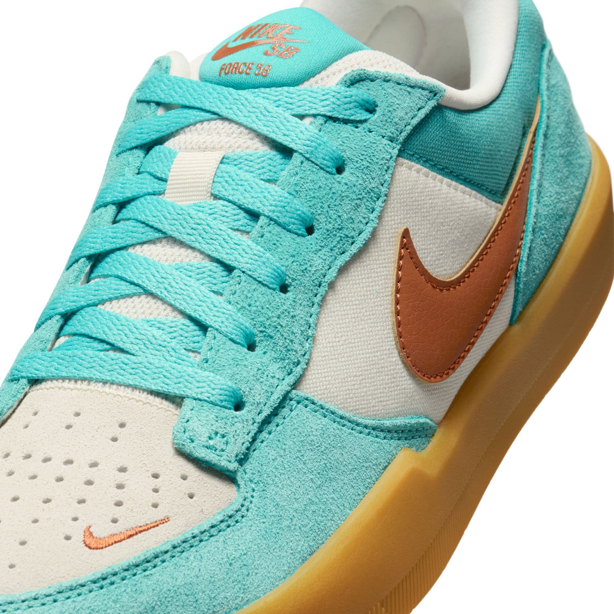 https://admin.plaze-shop.de/wp-content/uploads/2024/07/DV5477-302_NikeSB_Force58_green-frost-dark-russet_plaze-skateshop_7.jpg