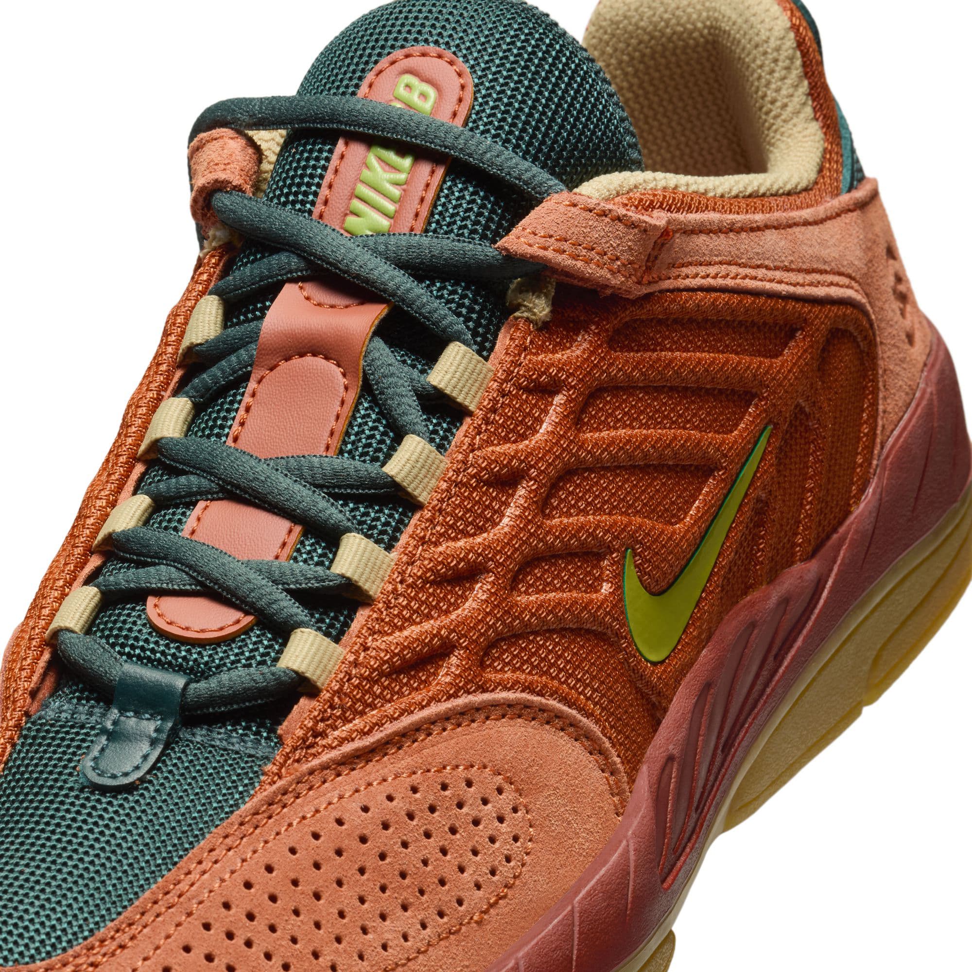 https://admin.plaze-shop.de/wp-content/uploads/2024/07/FZ4878-200_NikeSB_Vertebrae-TE_dark-russet_pear-desert-orange_plazeskateshop_7.jpg