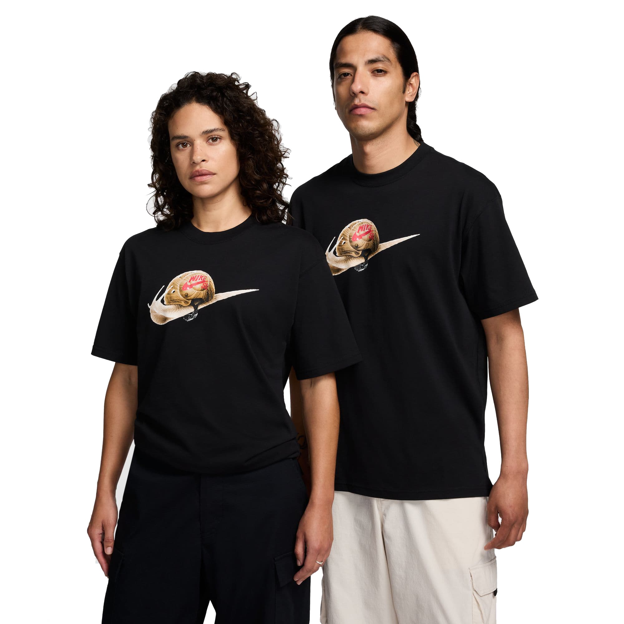 https://admin.plaze-shop.de/wp-content/uploads/2024/07/FZ5283-010_NikeSB_Republique-Tee_black_plazeskateshop_3.jpg