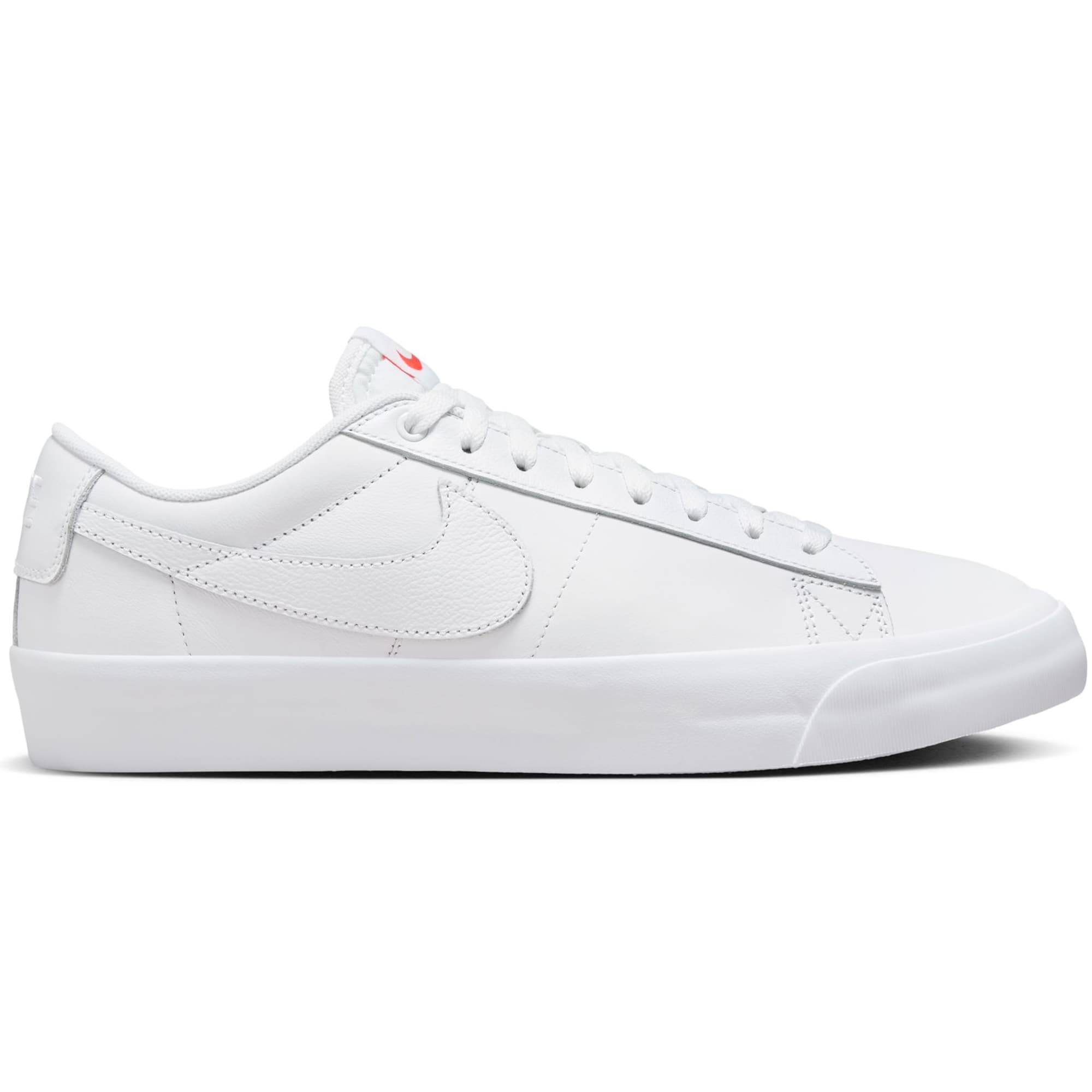 https://admin.plaze-shop.de/wp-content/uploads/2024/09/DR9099101_NikeSB_BlazerLowProGT_whitewhite_plazeskateshop_1.jpg