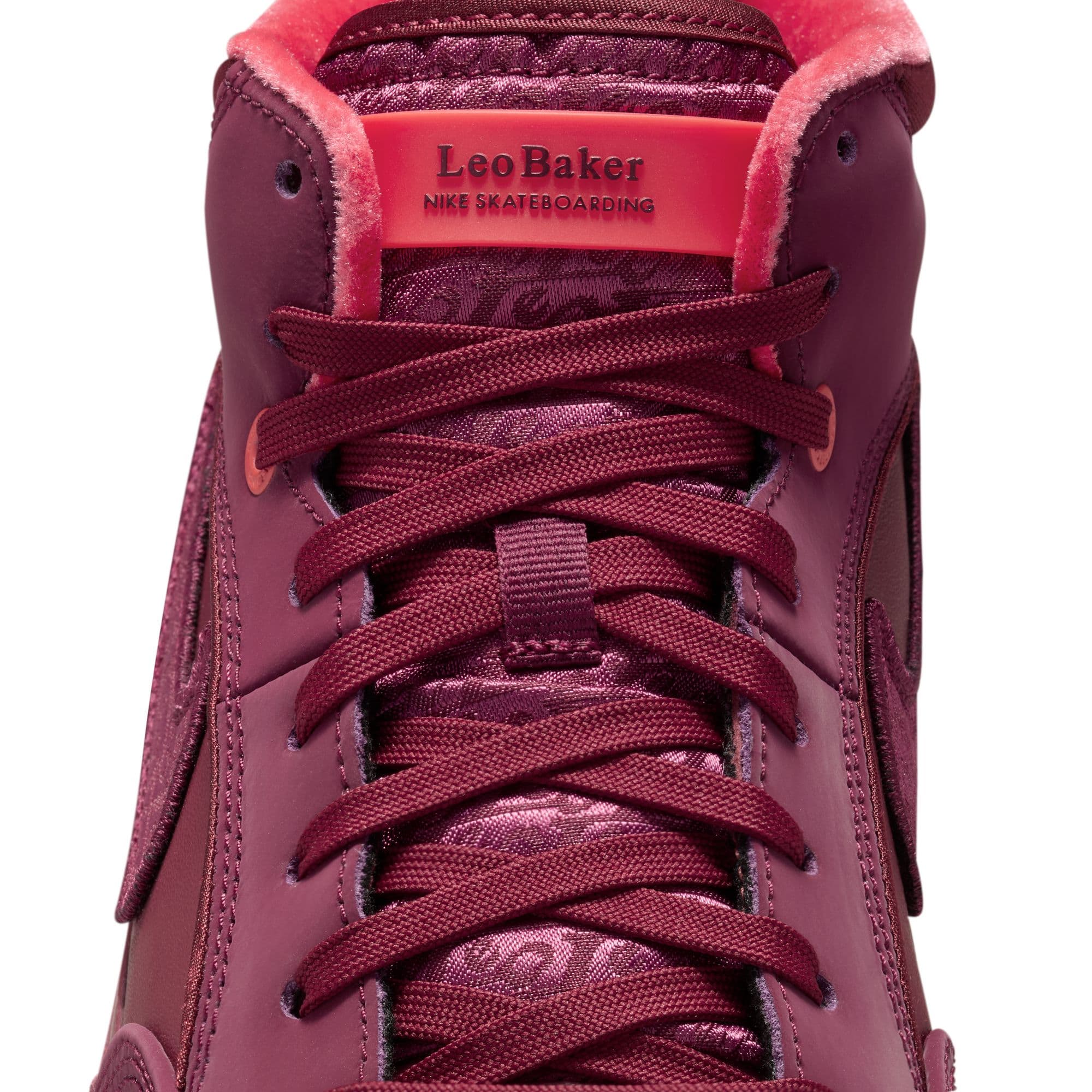 https://admin.plaze-shop.de/wp-content/uploads/2024/09/NikeSB_Leo_React_PRM_FQ7639-600_plaze-shop_1-5.jpeg