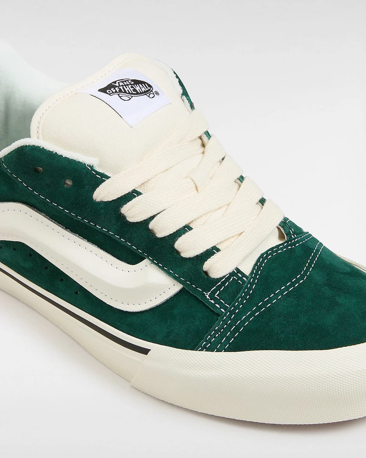 https://admin.plaze-shop.de/wp-content/uploads/2024/09/Vans_Knu_Skool_Pig_Suede_Green_VN000CS0CX21_plaze-shop_1-4.webp