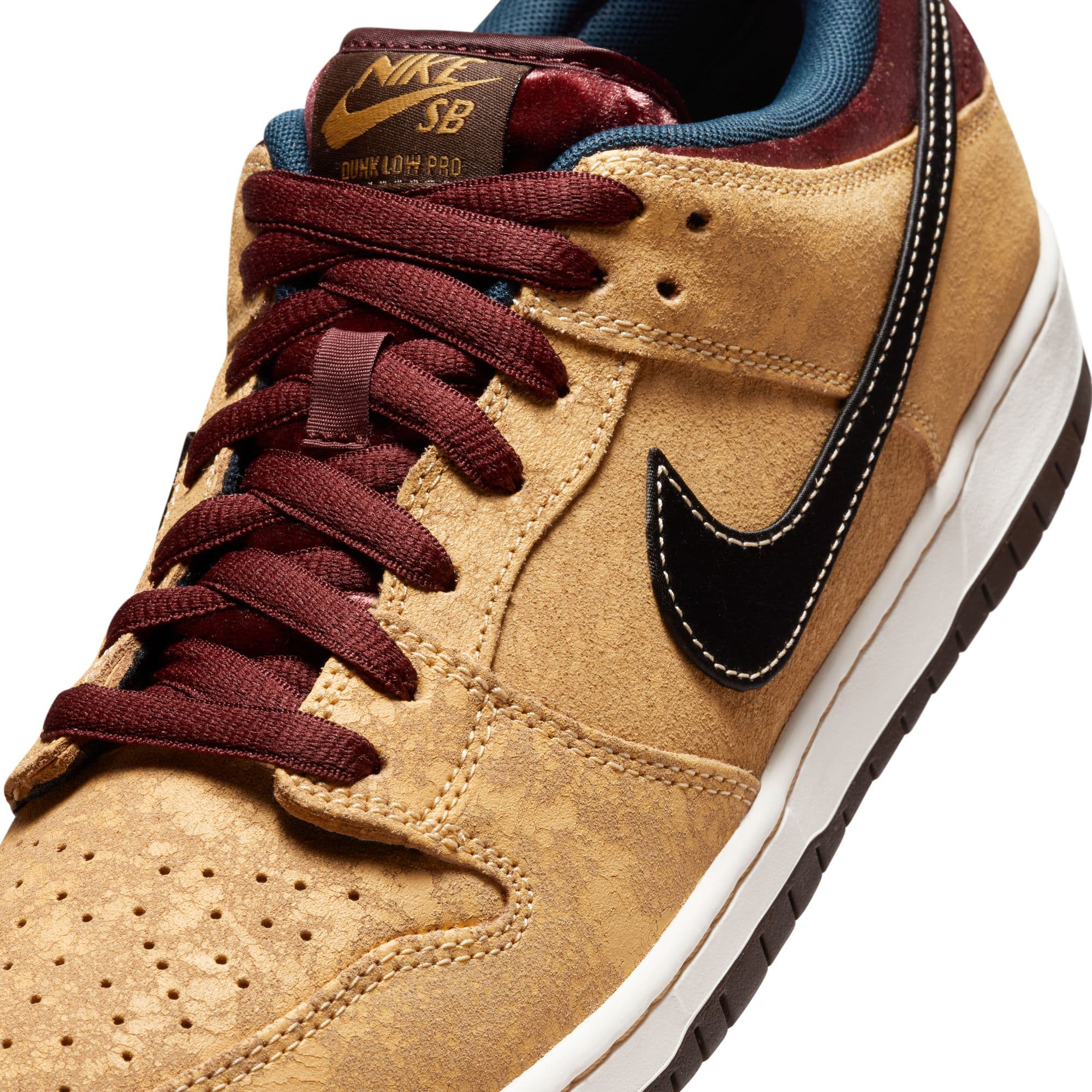 https://admin.plaze-shop.de/wp-content/uploads/2024/10/FZ1278-200_NikeSB_Dunk-Low-Pro_Celestial-Gold-Black_plazeskateshop_8.jpg