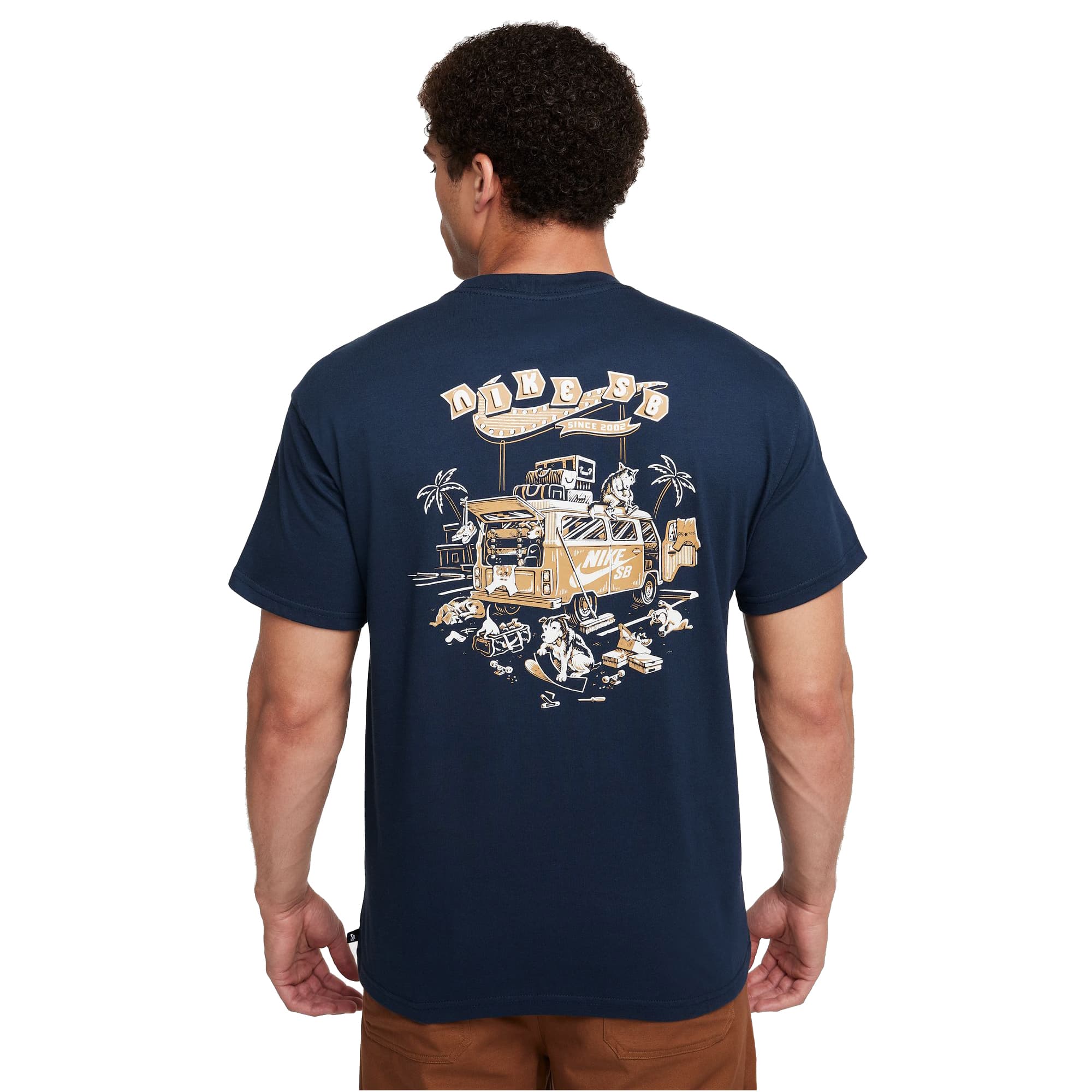 https://admin.plaze-shop.de/wp-content/uploads/2024/10/NikeSB_OC-Road-Dogs-Tee_navy_plaze-skateshop_2.jpg