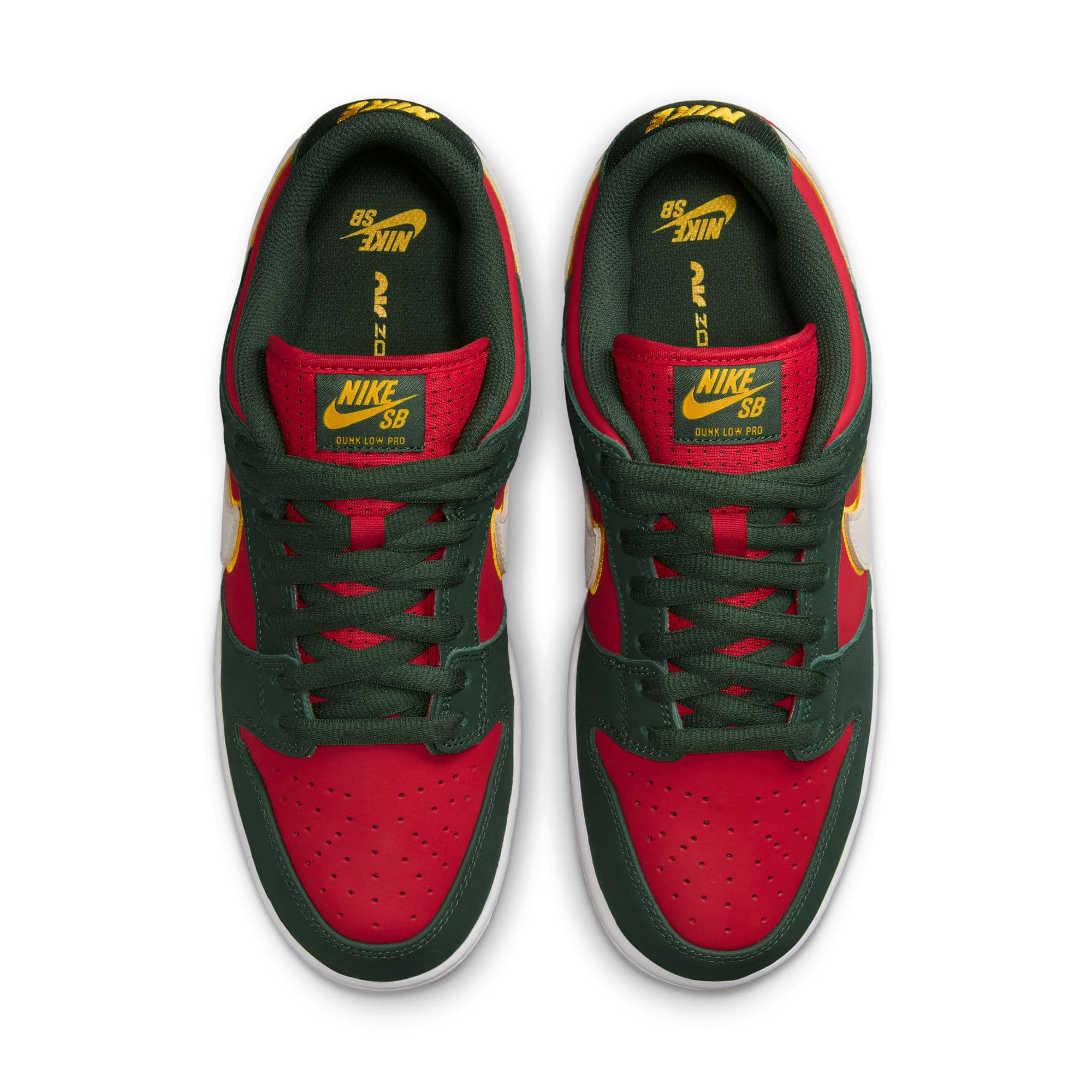 https://admin.plaze-shop.de/wp-content/uploads/2024/11/FZ1287300_NikeSB_Dunk-Low-Pro-PRM_fir-white-university-gold_plaze-skateshop_6.jpg