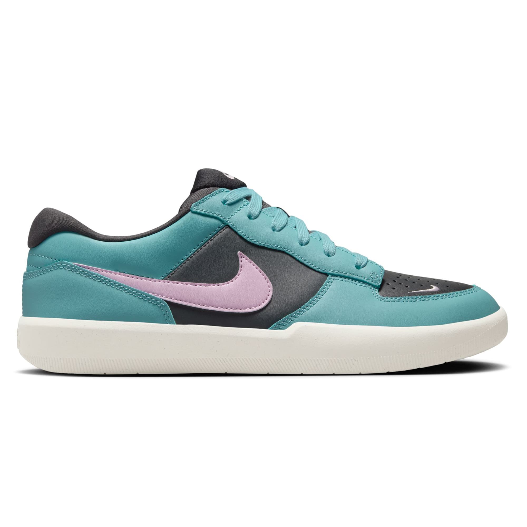 https://admin.plaze-shop.de/wp-content/uploads/2025/01/NikeSB_DV5476_400_Force_58_plaze-shop_1-1.jpeg