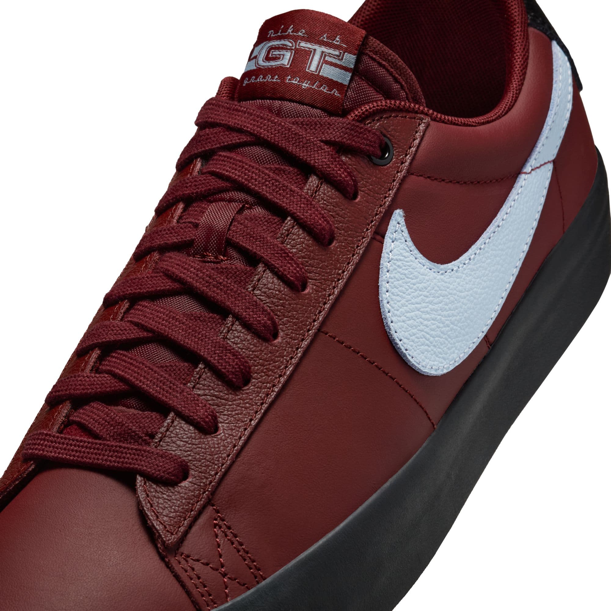 https://admin.plaze-shop.de/wp-content/uploads/2025/02/NikeSB_Blazer_Low_Pro_GT_DV1226-600_plaze-shop_1-3.jpeg