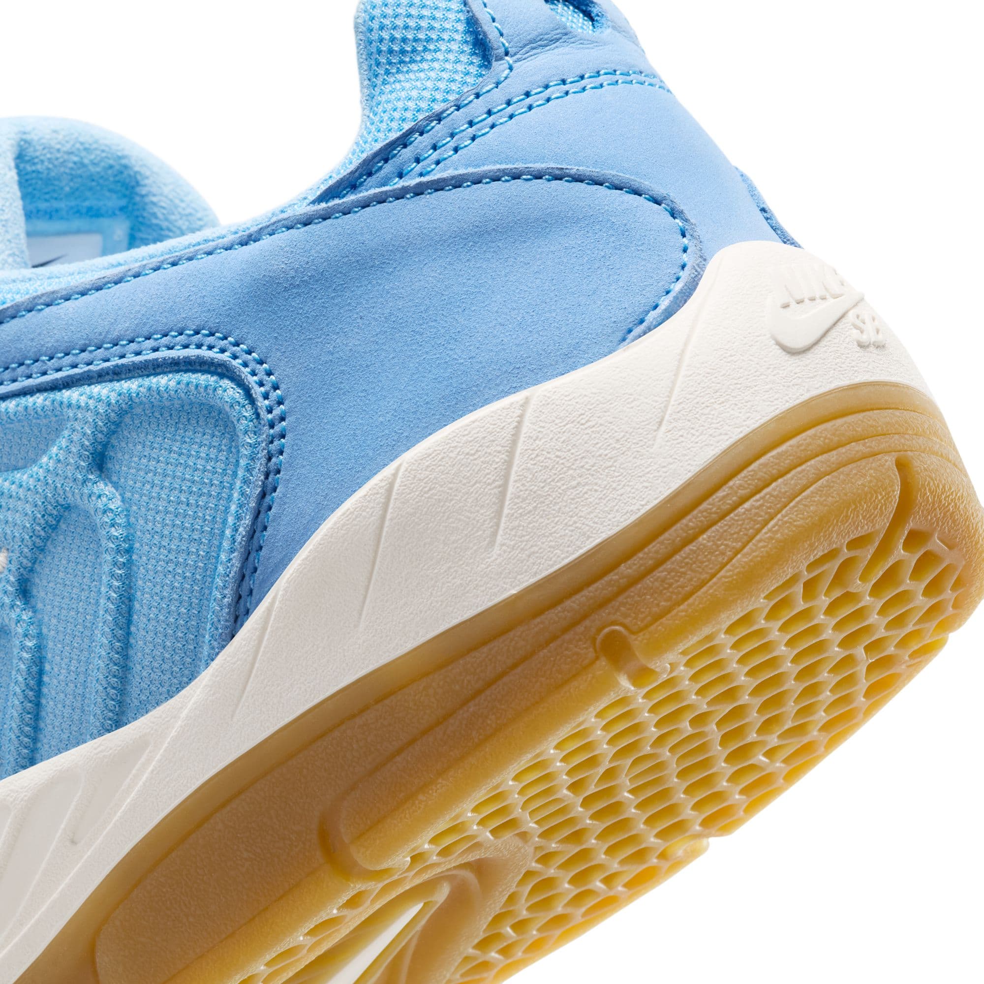 https://admin.plaze-shop.de/wp-content/uploads/2025/02/NikeSB_Vertebrae_HF7731-400_plaze-shop_1-6.jpeg