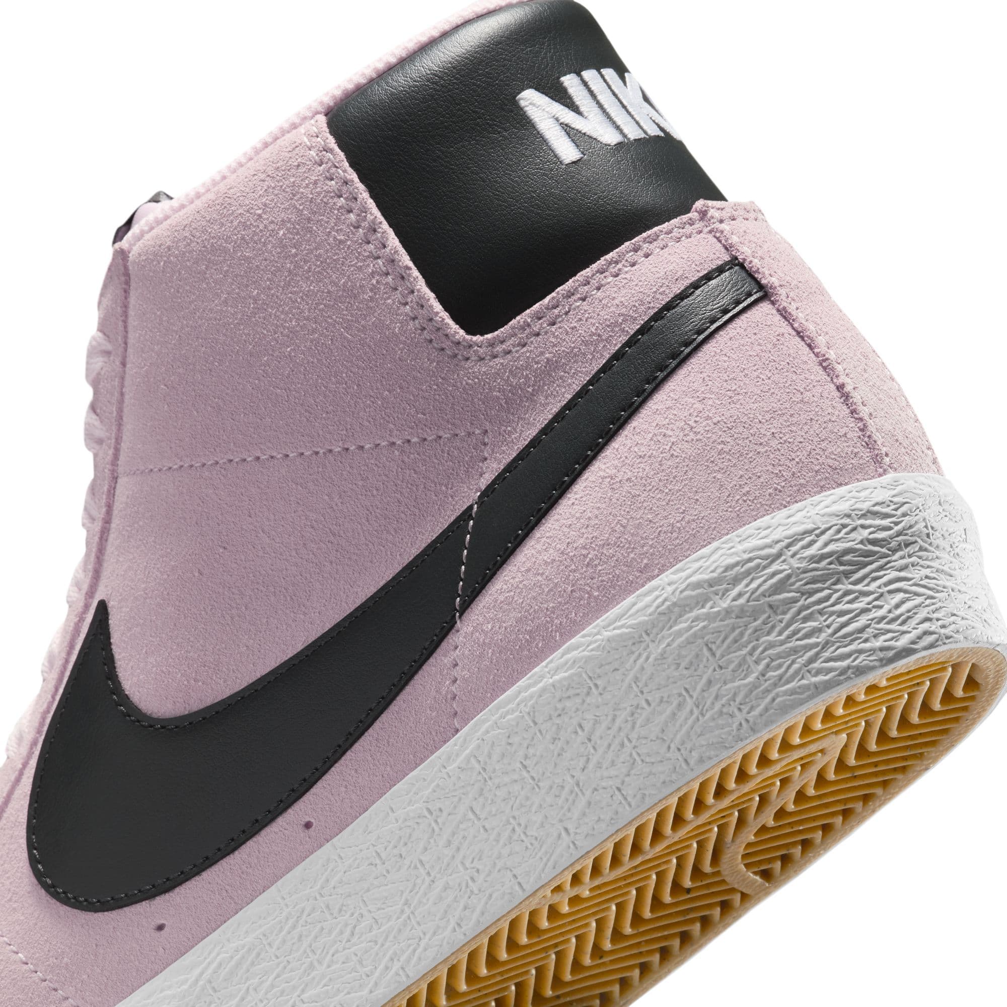 https://admin.plaze-shop.de/wp-content/uploads/2025/04/NikeSB_FD0731-601_Blazer_Mid_plaze-shop_1-8.jpeg