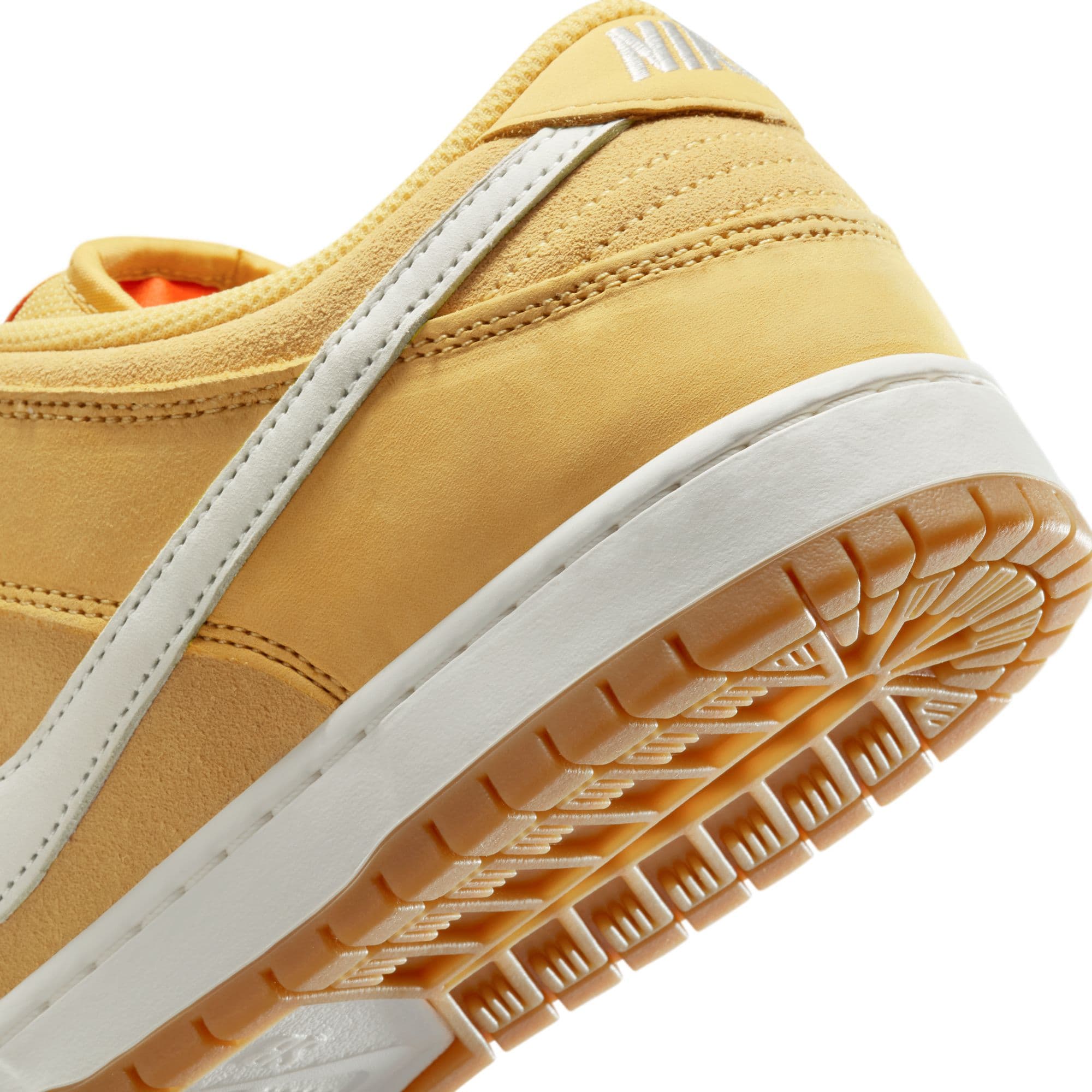 https://admin.plaze-shop.de/wp-content/uploads/2025/05/NikeSB_Dunk_Low_Pro_ISO_FJ1674_plaze-shop_1-4.jpeg
