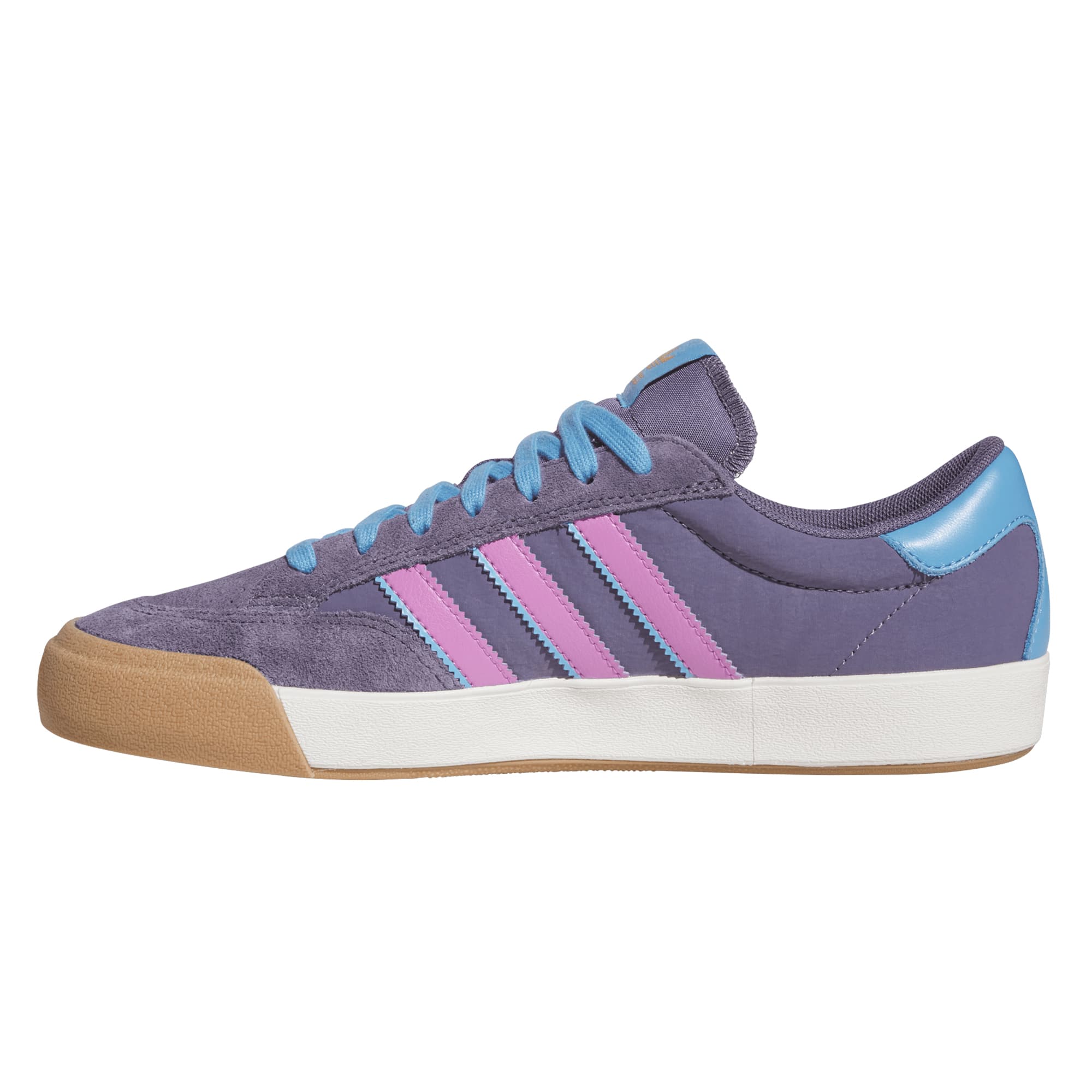 https://admin.plaze-shop.de/wp-content/uploads/2025/07/JP8586_Adidas-Skateboarding_Nora_previo_plaze-skateshop_2.jpg