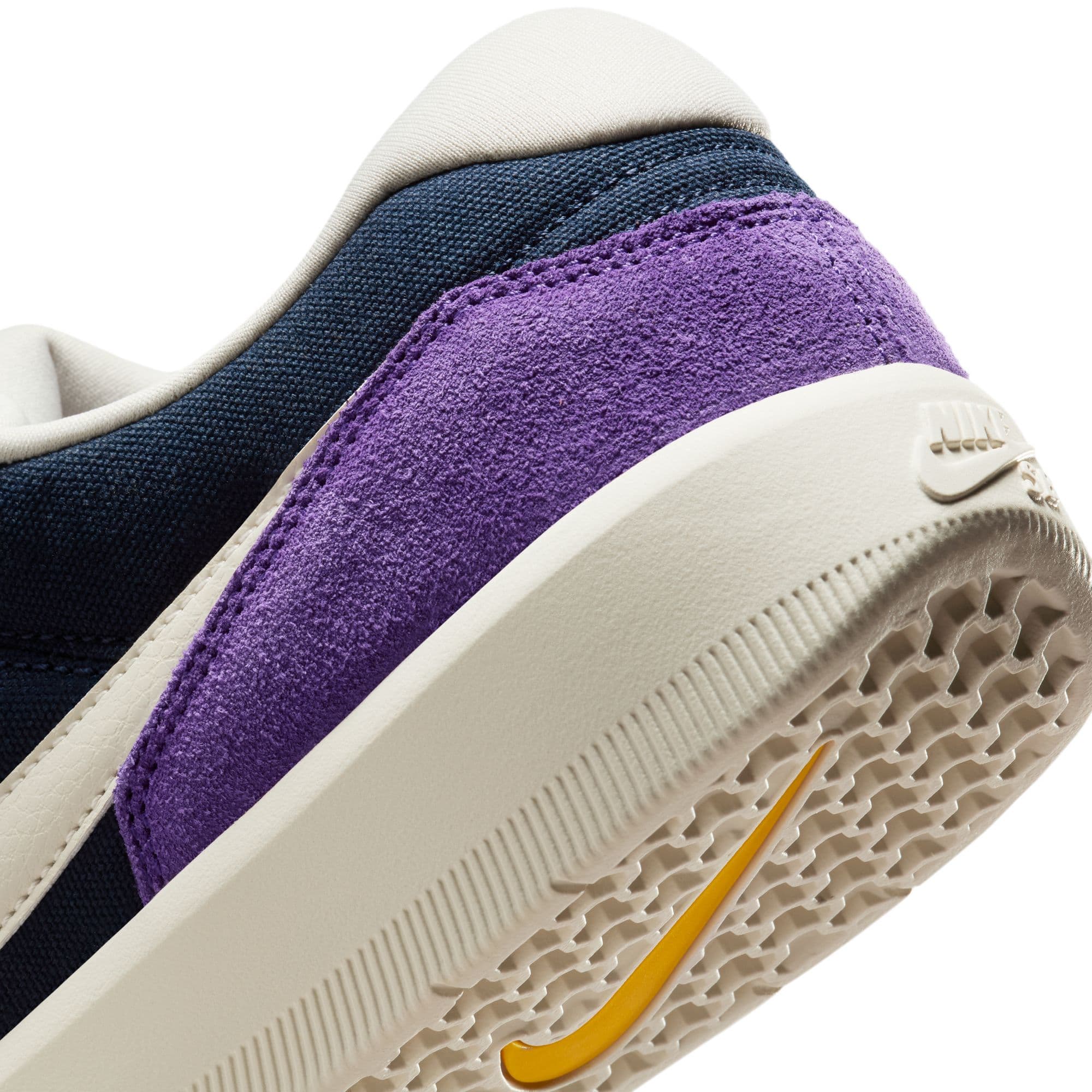 https://admin.plaze-shop.de/wp-content/uploads/2025/07/Nike-SB_Force-58_white-purple_DV5477-403_1-4.jpeg