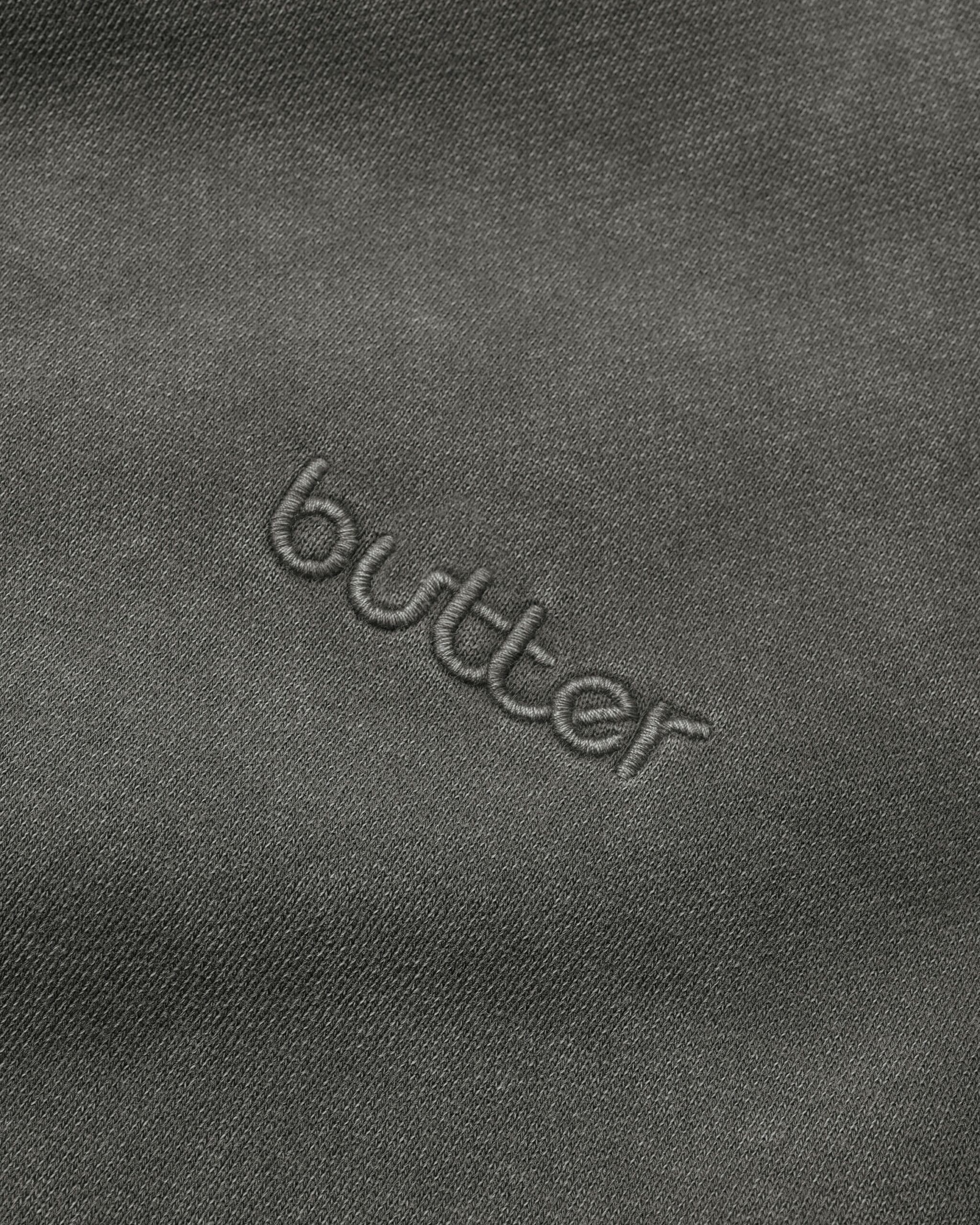 https://admin.plaze-shop.de/wp-content/uploads/2025/08/alpine_crewneck_black_buttergoods_plaze-skateshop-2-scaled.jpg