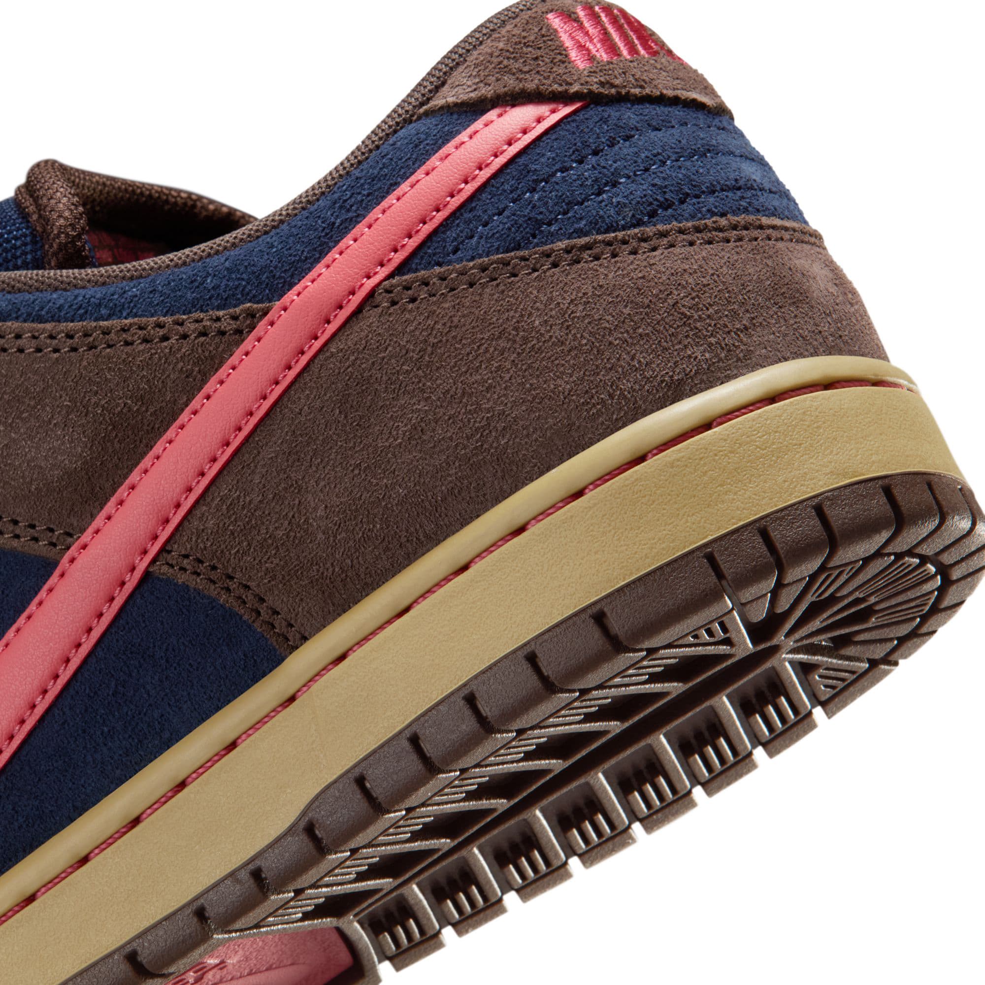 https://admin.plaze-shop.de/wp-content/uploads/2026/01/nike_sb_dunk_baroque_brown_adobe_HQ1625-200_plaze-skateshop-6.jpg