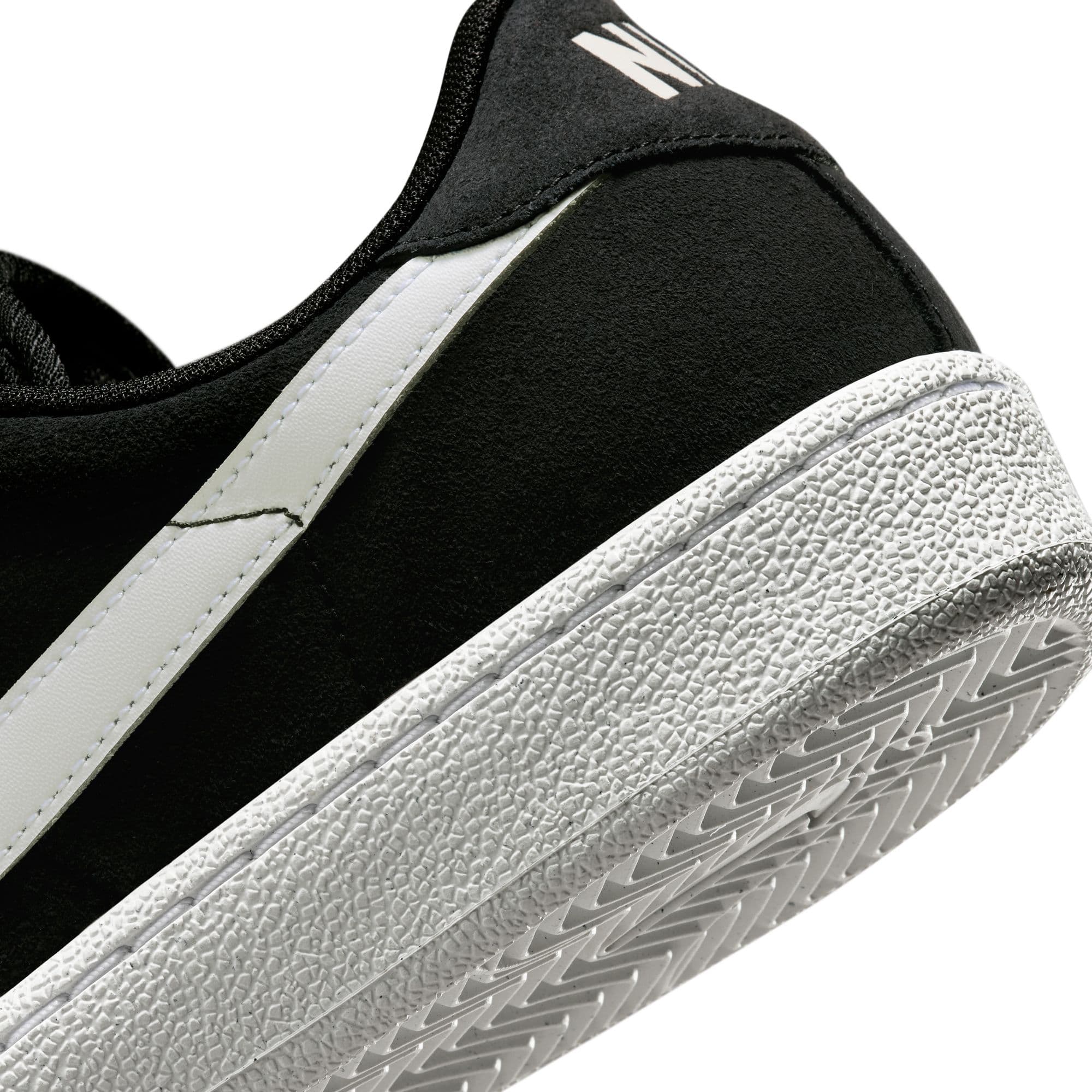https://admin.plaze-shop.de/wp-content/uploads/2026/07/nike_sb_zoom_tennis_black_white_HF7386-004_plaze-skateshop8.jpg