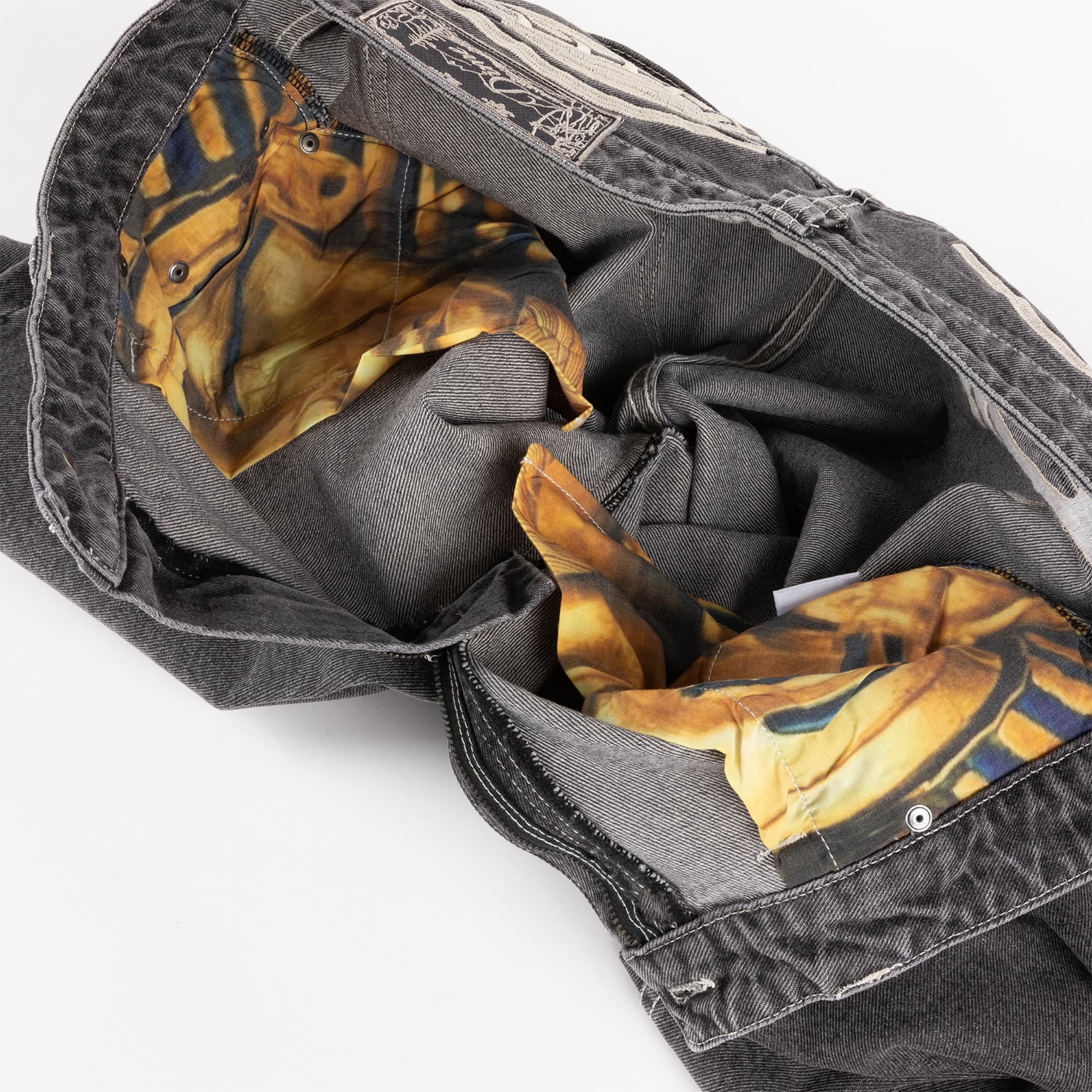 https://admin.plaze-shop.de/wp-content/uploads/2026/08/dime_wink_denim_pant_faded_black_plaze-skateshop5.jpg