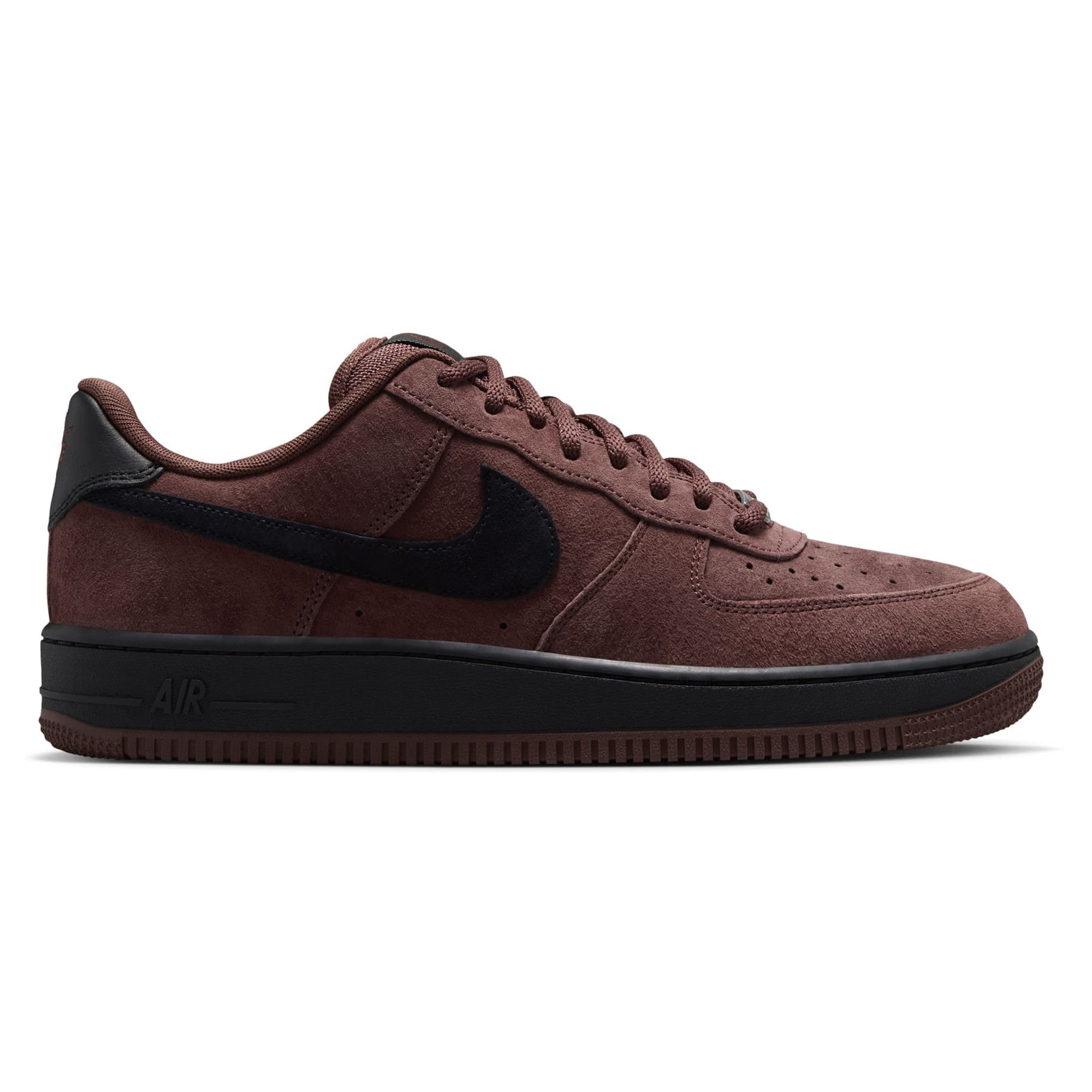 https://admin.plaze-shop.de/wp-content/uploads/2026/08/nike_sb_air_force_1_brown_black_HM8517_201_plaze-skateshop.jpg